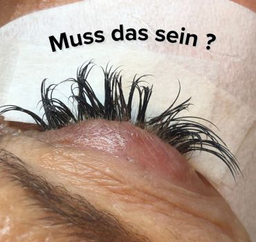 Wimpernschmutz durch zu wenig Reinigung